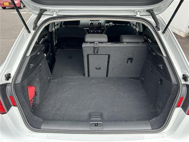 A3 スポーツバック1.4TFSI 純正MMIナビ/AM/FM/CD/DVD/AMI/BT/フルセグ/ジュークBOX/ACC/ETC/クリアランスソナー/オートHIDヘッドライト/ステアリモコン/Audimaltimedia/スペアキー(36枚目)
