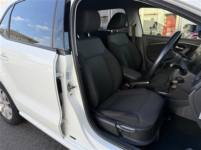 ポロ TSIコンフォートラインアップグレードパック SDナビ/フルセグTV/FM/AM/BT/DS/USB/AUX/バックカメラ/ETC/トノカバー/クルーズコントロール//横滑り防止装置/衝突被害軽減ブレーキ/アイドリングストップ/リモコンキー(25枚目)