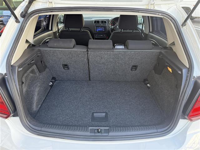 ポロ TSIコンフォートラインアップグレードパック SDナビ/フルセグTV/FM/AM/BT/DS/USB/AUX/バックカメラ/ETC/トノカバー/クルーズコントロール//横滑り防止装置/衝突被害軽減ブレーキ/アイドリングストップ/リモコンキー(30枚目)