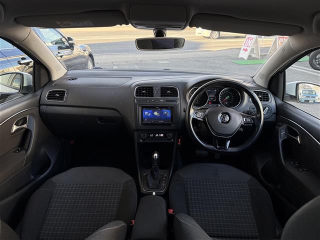 ポロ TSIコンフォートラインアップグレードパック SDナビ/フルセグTV/FM/AM/BT/DS/USB/AUX/バックカメラ/ETC/トノカバー/クルーズコントロール//横滑り防止装置/衝突被害軽減ブレーキ/アイドリングストップ/リモコンキー(42枚目)