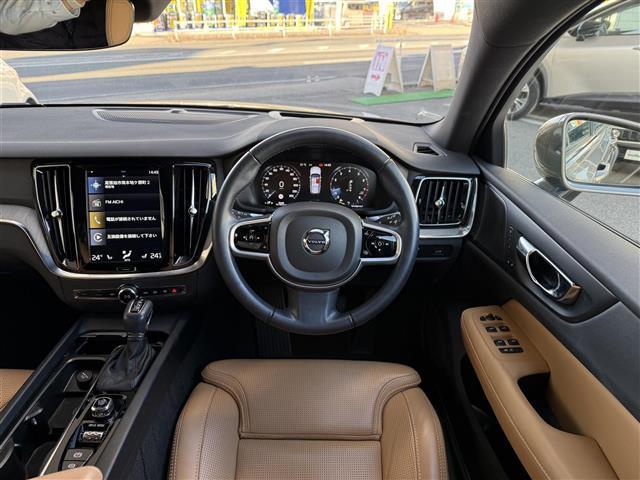 Ｖ６０ クロスカントリー　Ｔ５　ＡＷＤ　ワンオーナー／４ＷＤ／純正ナビ／ルーフレール／ｈａｒｍａｎｋａｒａｄｏｎサウンド／ヘッドアップディスプレイパークアシストパイロット／／アクティブペンティングライト／追従機能付きクルーズコントロール（9枚目）