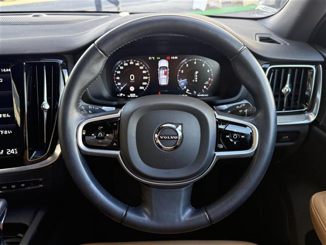 Ｖ６０ クロスカントリー　Ｔ５　ＡＷＤ　ワンオーナー／４ＷＤ／純正ナビ／ルーフレール／ｈａｒｍａｎｋａｒａｄｏｎサウンド／ヘッドアップディスプレイパークアシストパイロット／／アクティブペンティングライト／追従機能付きクルーズコントロール（10枚目）