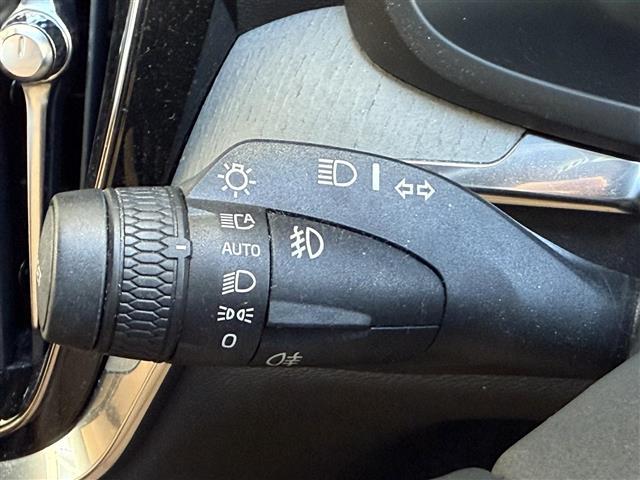 Ｖ６０ クロスカントリー　Ｔ５　ＡＷＤ　ワンオーナー／４ＷＤ／純正ナビ／ルーフレール／ｈａｒｍａｎｋａｒａｄｏｎサウンド／ヘッドアップディスプレイパークアシストパイロット／／アクティブペンティングライト／追従機能付きクルーズコントロール（13枚目）