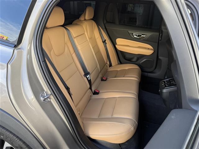Ｖ６０ クロスカントリー　Ｔ５　ＡＷＤ　ワンオーナー／４ＷＤ／純正ナビ／ルーフレール／ｈａｒｍａｎｋａｒａｄｏｎサウンド／ヘッドアップディスプレイパークアシストパイロット／／アクティブペンティングライト／追従機能付きクルーズコントロール（27枚目）