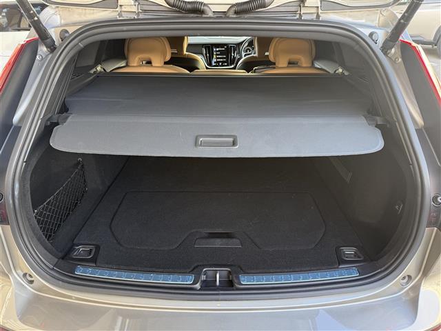 Ｖ６０ クロスカントリー　Ｔ５　ＡＷＤ　ワンオーナー／４ＷＤ／純正ナビ／ルーフレール／ｈａｒｍａｎｋａｒａｄｏｎサウンド／ヘッドアップディスプレイパークアシストパイロット／／アクティブペンティングライト／追従機能付きクルーズコントロール（34枚目）