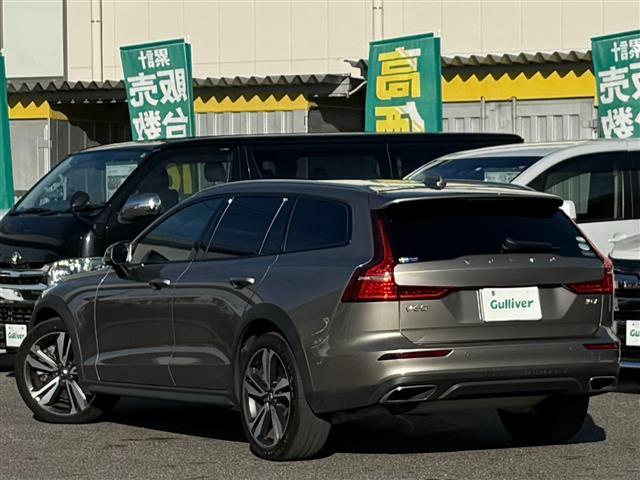 Ｖ６０ クロスカントリー　Ｔ５　ＡＷＤ　ワンオーナー／４ＷＤ／純正ナビ／ルーフレール／ｈａｒｍａｎｋａｒａｄｏｎサウンド／ヘッドアップディスプレイパークアシストパイロット／／アクティブペンティングライト／追従機能付きクルーズコントロール（43枚目）