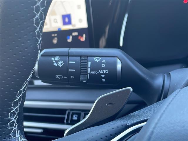 ＲＸ ＲＸ５００ｈ　Ｆスポーツパフォーマンス　１オーナー／パノラマルーフ／ルーフレール／純正１４型ＤＡプラス／パノラミックビュー／ＥＴＣ２．０／デジタルインナーミラー／全席シートベンチレーション／全席パワーシート／パワーバックドア（13枚目）