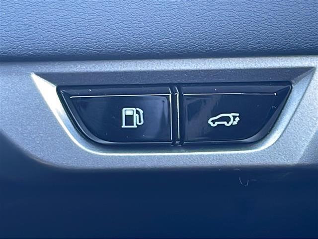 ＲＸ ＲＸ５００ｈ　Ｆスポーツパフォーマンス　１オーナー／パノラマルーフ／ルーフレール／純正１４型ＤＡプラス／パノラミックビュー／ＥＴＣ２．０／デジタルインナーミラー／全席シートベンチレーション／全席パワーシート／パワーバックドア（17枚目）