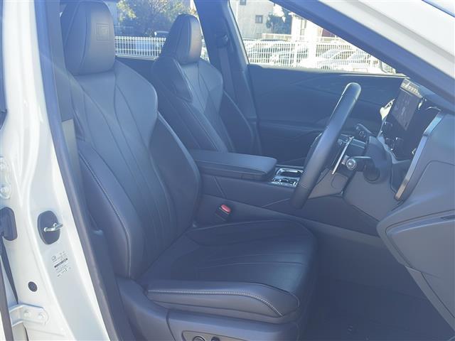 ＲＸ ＲＸ５００ｈ　Ｆスポーツパフォーマンス　１オーナー／パノラマルーフ／ルーフレール／純正１４型ＤＡプラス／パノラミックビュー／ＥＴＣ２．０／デジタルインナーミラー／全席シートベンチレーション／全席パワーシート／パワーバックドア（19枚目）