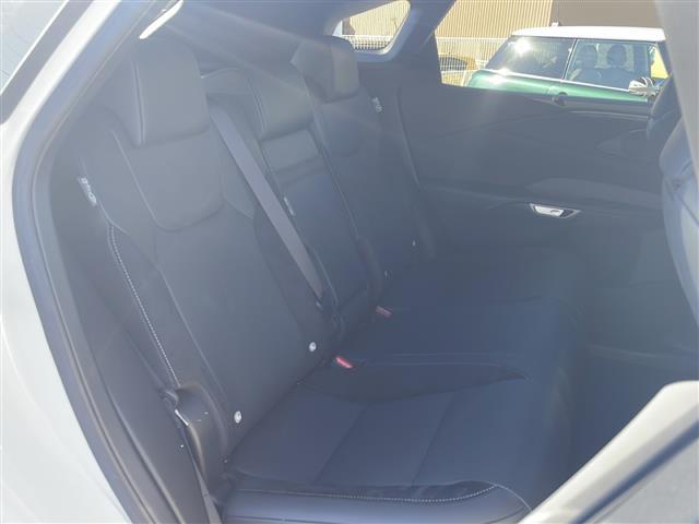 ＲＸ ＲＸ５００ｈ　Ｆスポーツパフォーマンス　１オーナー／パノラマルーフ／ルーフレール／純正１４型ＤＡプラス／パノラミックビュー／ＥＴＣ２．０／デジタルインナーミラー／全席シートベンチレーション／全席パワーシート／パワーバックドア（21枚目）