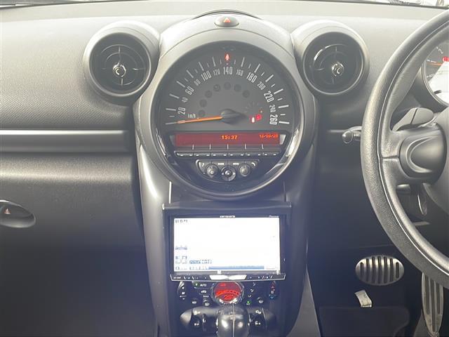MINI クーパーSD クロスオーバー 社外HDDナビ/フルセグTV/CD/DVD/SD/Bluetooth/Bカメラ/ETC/パドルシフト/ルーフレール/純正18インチAW/プッシュスタート/リモコンキー/スペアキー/フロアマット(6枚目)
