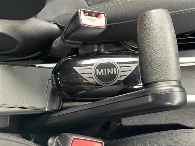 MINI クーパーSD クロスオーバー 社外HDDナビ/フルセグTV/CD/DVD/SD/Bluetooth/Bカメラ/ETC/パドルシフト/ルーフレール/純正18インチAW/プッシュスタート/リモコンキー/スペアキー/フロアマット(10枚目)