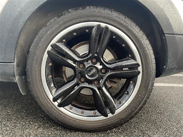 MINI クーパーSD クロスオーバー 社外HDDナビ/フルセグTV/CD/DVD/SD/Bluetooth/Bカメラ/ETC/パドルシフト/ルーフレール/純正18インチAW/プッシュスタート/リモコンキー/スペアキー/フロアマット(40枚目)