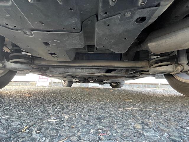 オーリス １５０Ｘ　純正ナビ　バックカメラ　ＥＴＣ　盗難防止装置　フォグランプ　純正フロアマット　パワーステアリング　ＭＴモード付ＡＴ　保証書　取扱説明書　スペアキー×１（12枚目）