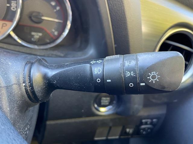 オーリス １５０Ｘ　純正ナビ　バックカメラ　ＥＴＣ　盗難防止装置　フォグランプ　純正フロアマット　パワーステアリング　ＭＴモード付ＡＴ　保証書　取扱説明書　スペアキー×１（20枚目）