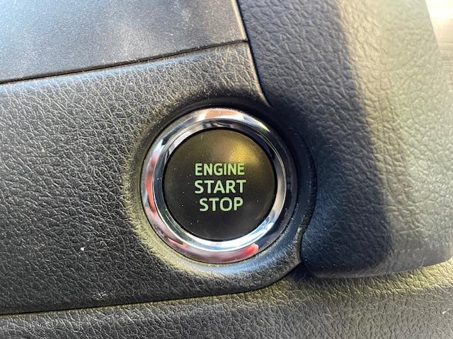 オーリス １５０Ｘ　純正ナビ　バックカメラ　ＥＴＣ　盗難防止装置　フォグランプ　純正フロアマット　パワーステアリング　ＭＴモード付ＡＴ　保証書　取扱説明書　スペアキー×１（26枚目）