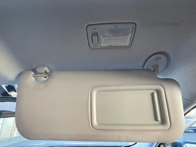 オーリス １５０Ｘ　純正ナビ　バックカメラ　ＥＴＣ　盗難防止装置　フォグランプ　純正フロアマット　パワーステアリング　ＭＴモード付ＡＴ　保証書　取扱説明書　スペアキー×１（35枚目）