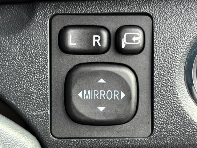 ハイエースバン スーパーＧＬ　ダークプライムＩＩ　両側パワースライドドア　衝突被害軽減ブレーキ　レーンアシスト　オートマチックハイビーム　純正ナビ　フルセグＴＶ　ＣＤ　ＤＶＤ　ＢＴ　バックカメラ　ＥＴＣ　デジタルインナーミラー　ワンオーナー　禁煙車（36枚目）