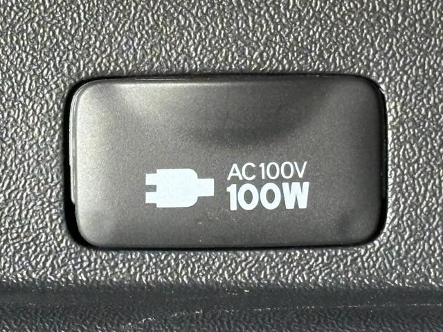 ハイエースバン スーパーＧＬ　ダークプライムＩＩ　両側パワースライドドア　衝突被害軽減ブレーキ　レーンアシスト　オートマチックハイビーム　純正ナビ　フルセグＴＶ　ＣＤ　ＤＶＤ　ＢＴ　バックカメラ　ＥＴＣ　デジタルインナーミラー　ワンオーナー　禁煙車（42枚目）