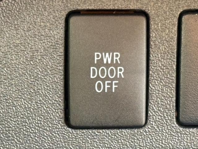 ハイエースバン スーパーＧＬ　ダークプライムＩＩ　両側パワースライドドア　衝突被害軽減ブレーキ　レーンアシスト　オートマチックハイビーム　純正ナビ　フルセグＴＶ　ＣＤ　ＤＶＤ　ＢＴ　バックカメラ　ＥＴＣ　デジタルインナーミラー　ワンオーナー　禁煙車（43枚目）