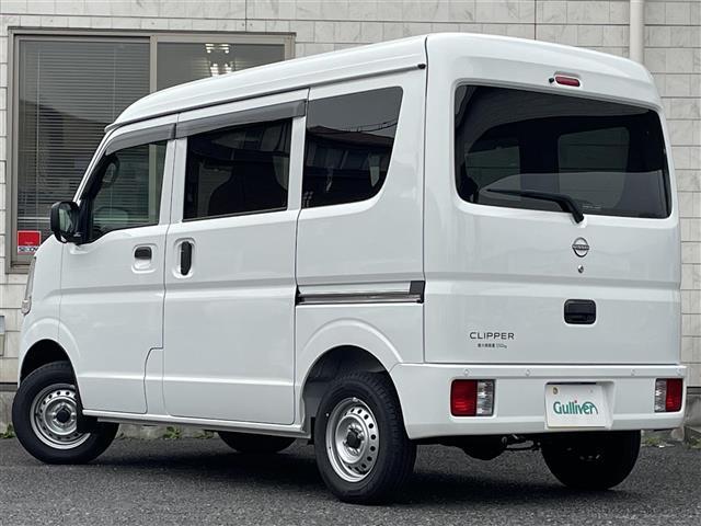 ＮＶ１００クリッパーバン ＤＸ　登録時３４３ｋｍ／ワンオーナー／純正オーディオ／横滑り防止／衝突被害軽減ブレーキ／ふらつき警報／車線逸脱警報／アイドリングストップ／電格ミラー／純正ラバーマット／電源ソケット／ＵＳＢ端子×１　Ｃ端子１（3枚目）