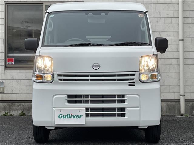 ＮＶ１００クリッパーバン ＤＸ　登録時３４３ｋｍ／ワンオーナー／純正オーディオ／横滑り防止／衝突被害軽減ブレーキ／ふらつき警報／車線逸脱警報／アイドリングストップ／電格ミラー／純正ラバーマット／電源ソケット／ＵＳＢ端子×１　Ｃ端子１（4枚目）