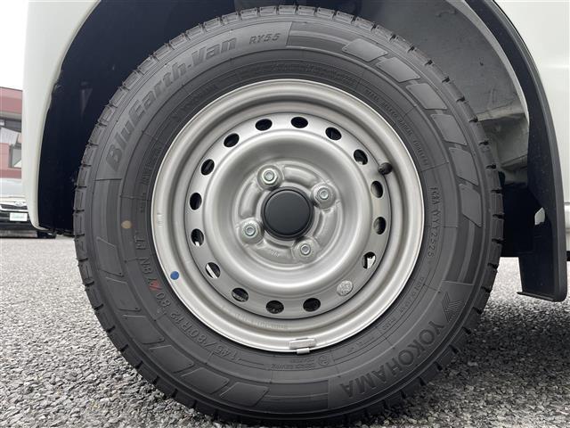 ＮＶ１００クリッパーバン ＤＸ　登録時３４３ｋｍ／ワンオーナー／純正オーディオ／横滑り防止／衝突被害軽減ブレーキ／ふらつき警報／車線逸脱警報／アイドリングストップ／電格ミラー／純正ラバーマット／電源ソケット／ＵＳＢ端子×１　Ｃ端子１（7枚目）