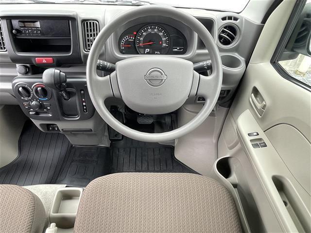 ＮＶ１００クリッパーバン ＤＸ　登録時３４３ｋｍ／ワンオーナー／純正オーディオ／横滑り防止／衝突被害軽減ブレーキ／ふらつき警報／車線逸脱警報／アイドリングストップ／電格ミラー／純正ラバーマット／電源ソケット／ＵＳＢ端子×１　Ｃ端子１（9枚目）