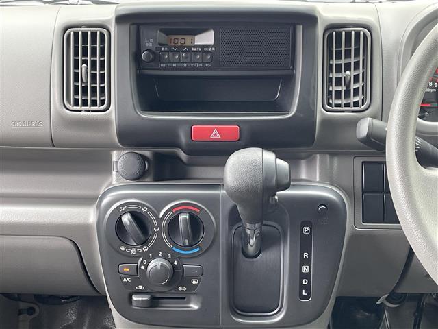 ＮＶ１００クリッパーバン ＤＸ　登録時３４３ｋｍ／ワンオーナー／純正オーディオ／横滑り防止／衝突被害軽減ブレーキ／ふらつき警報／車線逸脱警報／アイドリングストップ／電格ミラー／純正ラバーマット／電源ソケット／ＵＳＢ端子×１　Ｃ端子１（11枚目）
