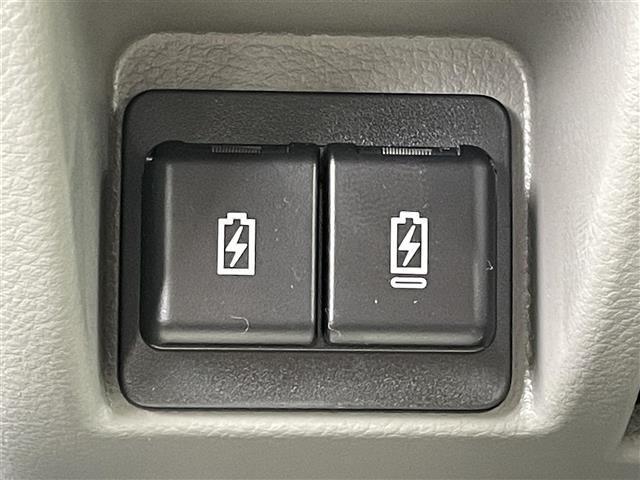 ＮＶ１００クリッパーバン ＤＸ　登録時３４３ｋｍ／ワンオーナー／純正オーディオ／横滑り防止／衝突被害軽減ブレーキ／ふらつき警報／車線逸脱警報／アイドリングストップ／電格ミラー／純正ラバーマット／電源ソケット／ＵＳＢ端子×１　Ｃ端子１（14枚目）