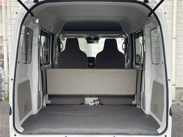 ＮＶ１００クリッパーバン ＤＸ　登録時３４３ｋｍ／ワンオーナー／純正オーディオ／横滑り防止／衝突被害軽減ブレーキ／ふらつき警報／車線逸脱警報／アイドリングストップ／電格ミラー／純正ラバーマット／電源ソケット／ＵＳＢ端子×１　Ｃ端子１（26枚目）