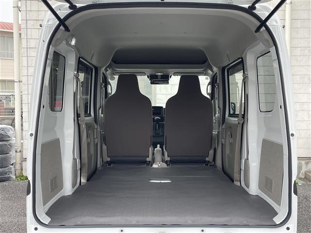 ＮＶ１００クリッパーバン ＤＸ　登録時３４３ｋｍ／ワンオーナー／純正オーディオ／横滑り防止／衝突被害軽減ブレーキ／ふらつき警報／車線逸脱警報／アイドリングストップ／電格ミラー／純正ラバーマット／電源ソケット／ＵＳＢ端子×１　Ｃ端子１（27枚目）