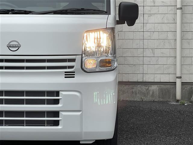 ＮＶ１００クリッパーバン ＤＸ　登録時３４３ｋｍ／ワンオーナー／純正オーディオ／横滑り防止／衝突被害軽減ブレーキ／ふらつき警報／車線逸脱警報／アイドリングストップ／電格ミラー／純正ラバーマット／電源ソケット／ＵＳＢ端子×１　Ｃ端子１（31枚目）