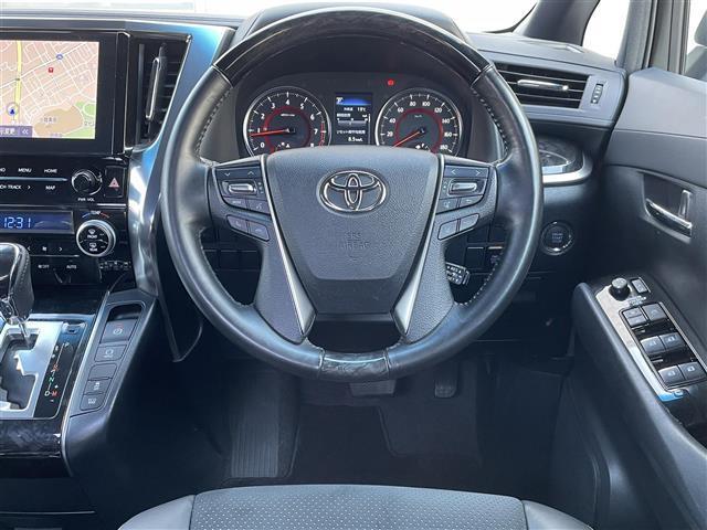 アルファード ２．５Ｓ　タイプゴールド　ワンオーナー／サンルーフ／純正１２．１インチフリップダウンモニター／純正９インチコネクティットナビ／バックカメラ／黒ハーフレザー／両側パワスラ／クリアランスソナー／ＥＴＣ／レーダークルーズコントロール（11枚目）