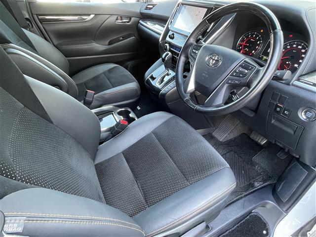 アルファード ２．５Ｓ　タイプゴールド　ワンオーナー／サンルーフ／純正１２．１インチフリップダウンモニター／純正９インチコネクティットナビ／バックカメラ／黒ハーフレザー／両側パワスラ／クリアランスソナー／ＥＴＣ／レーダークルーズコントロール（18枚目）