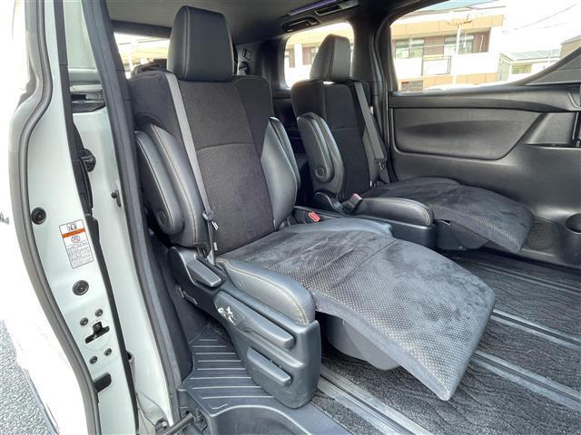 アルファード ２．５Ｓ　タイプゴールド　ワンオーナー／サンルーフ／純正１２．１インチフリップダウンモニター／純正９インチコネクティットナビ／バックカメラ／黒ハーフレザー／両側パワスラ／クリアランスソナー／ＥＴＣ／レーダークルーズコントロール（23枚目）