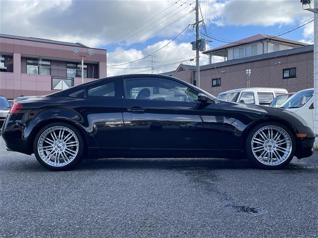 スカイライン 350GT ワンオーナー/サンルーフ/フジツボマフラー/車高調インパルサスペンション/オートクチュール20インチアルミホイール/BOSEサウンド/純正ナビ/黒ハーフレザーシート/積載品オートクチュールグリル(6枚目)