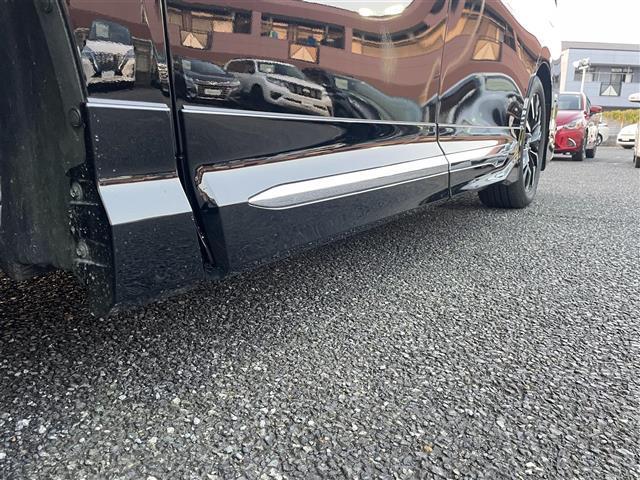 アルファードハイブリッド エグゼクティブラウンジ　ワンオーナー／モデリスタエアロフロント／サイド／リヤ／マルチカラーインテリアイルミ／左右独立ムーンルーフ／純正１４インチフリップダウンモニター／ＪＢＬサウンド／ユニバーサルステップ左右／デジタルＭ（9枚目）