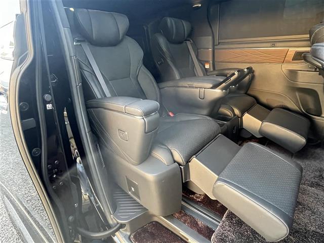 アルファードハイブリッド エグゼクティブラウンジ　ワンオーナー／モデリスタエアロフロント／サイド／リヤ／マルチカラーインテリアイルミ／左右独立ムーンルーフ／純正１４インチフリップダウンモニター／ＪＢＬサウンド／ユニバーサルステップ左右／デジタルＭ（26枚目）