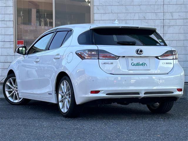 ＣＴ ＣＴ２００ｈ　バージョンＬ　純正ＨＤＤナビ／フルセグＴＶ／バックカメラ／黒レザーシート／ビルトインＥＴＣ／パドルシフト／前後ドライブレコーダーＣＯＭＴＥＣ／クルーズコントロール／コーナーセンサー／ステアリングヒーター／純１７ＡＷ（3枚目）