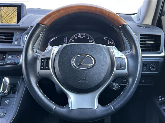 ＣＴ ＣＴ２００ｈ　バージョンＬ　純正ＨＤＤナビ／フルセグＴＶ／バックカメラ／黒レザーシート／ビルトインＥＴＣ／パドルシフト／前後ドライブレコーダーＣＯＭＴＥＣ／クルーズコントロール／コーナーセンサー／ステアリングヒーター／純１７ＡＷ（9枚目）