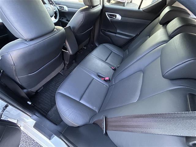 ＣＴ ＣＴ２００ｈ　バージョンＬ　純正ＨＤＤナビ／フルセグＴＶ／バックカメラ／黒レザーシート／ビルトインＥＴＣ／パドルシフト／前後ドライブレコーダーＣＯＭＴＥＣ／クルーズコントロール／コーナーセンサー／ステアリングヒーター／純１７ＡＷ（24枚目）