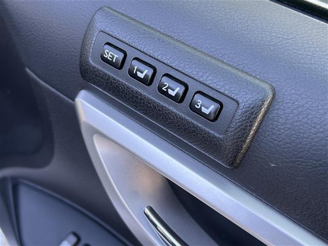 ＣＴ ＣＴ２００ｈ　バージョンＬ　純正ＨＤＤナビ／フルセグＴＶ／バックカメラ／黒レザーシート／ビルトインＥＴＣ／パドルシフト／前後ドライブレコーダーＣＯＭＴＥＣ／クルーズコントロール／コーナーセンサー／ステアリングヒーター／純１７ＡＷ（36枚目）