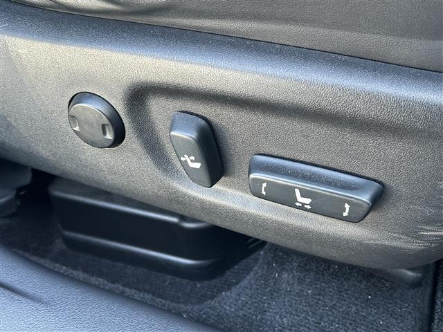 ＣＴ ＣＴ２００ｈ　バージョンＬ　純正ＨＤＤナビ／フルセグＴＶ／バックカメラ／黒レザーシート／ビルトインＥＴＣ／パドルシフト／前後ドライブレコーダーＣＯＭＴＥＣ／クルーズコントロール／コーナーセンサー／ステアリングヒーター／純１７ＡＷ（37枚目）