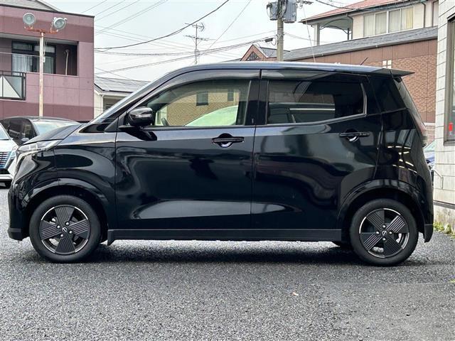 サクラ Ｘ　ワンオーナー車／ＫＥＮＷＯＯＤ９インチナビ／フルセグＴＶ／車線逸脱警報／踏み間違い衝突防止／先行車発進お知らせ／速度／道路標識表示／フロント／リヤソナー／ふらつき警報／前後ドラレコ／充電ケーブル（6枚目）