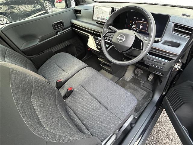 サクラ Ｘ　ワンオーナー車／ＫＥＮＷＯＯＤ９インチナビ／フルセグＴＶ／車線逸脱警報／踏み間違い衝突防止／先行車発進お知らせ／速度／道路標識表示／フロント／リヤソナー／ふらつき警報／前後ドラレコ／充電ケーブル（17枚目）