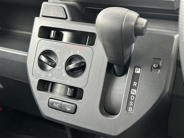 ハイゼットキャディー Dデラックス SAIII KENWOODメモリナビ/Bluetooth/フルセグTV/スマートアシストIII/衝突警報機能/衝突回避支援ブレーキ/誤発進抑制機能/車線逸脱警報機能/オートハイビーム/ETC/リアコーナーセンサー(12枚目)