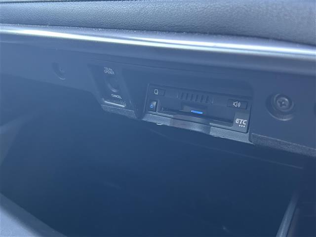 クラウンハイブリッド RSアドバンス ワンオーナー/デジタルインナーミラー/12.3インチ純コネクテッドナビ/パノラミックビューモニター/ブラインドスポットモニター/クリアランスソナー/黒レザーシート/ドラレコ/レーダー/純18インチAW(36枚目)