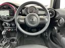 ＭＩＮＩ ワン　赤白ツートンカラー／ワンオーナー／純正ナビ／Ｂｌｕｅｔｏｏｔｈ／ＵＳＢ／ＡＵＸ／ＥＴＣ／横滑り防止装置／盗難防止装置／アイドリングＳＴＯＰ／純正１５インチＡＷ／純正フロアマット／保証書（7枚目）