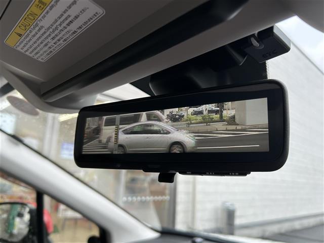 レヴォーグ ２．０ＳＴＩスポーツアイサイト　ワンオーナー／４ＷＤ／ＢＩＬＳＴＥＩＮダンパー／ＨＫＳマフラー／ＤＩＡＴＯＮＥナビ／地デジＴＶ／フロント・サイド・バックカメラ／デジタルミラー／革シート／シートヒーター／純正ＡＷ（14枚目）